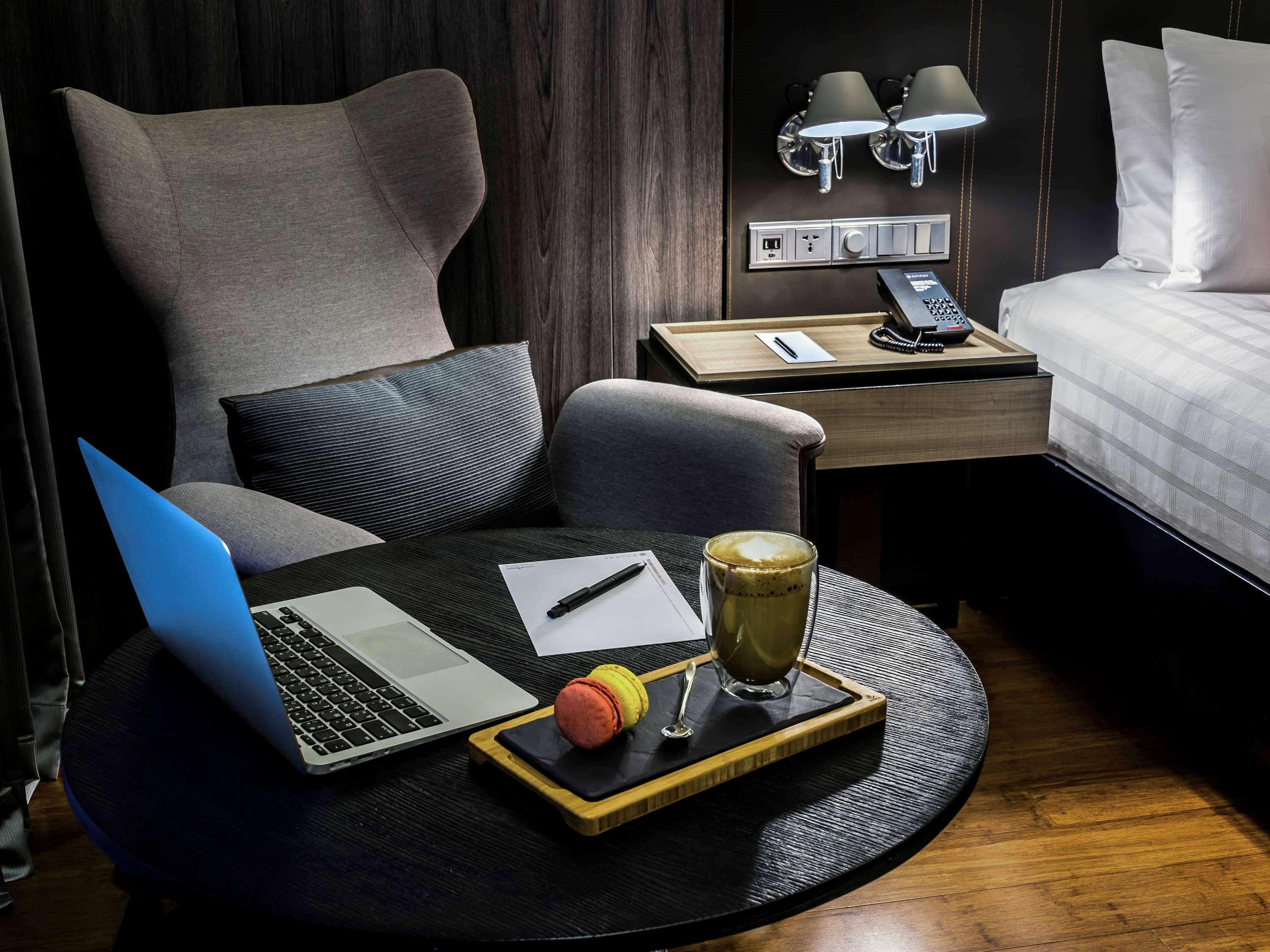 Pullman Bangkok King Power Hotel Екстериор снимка A room at the hotel