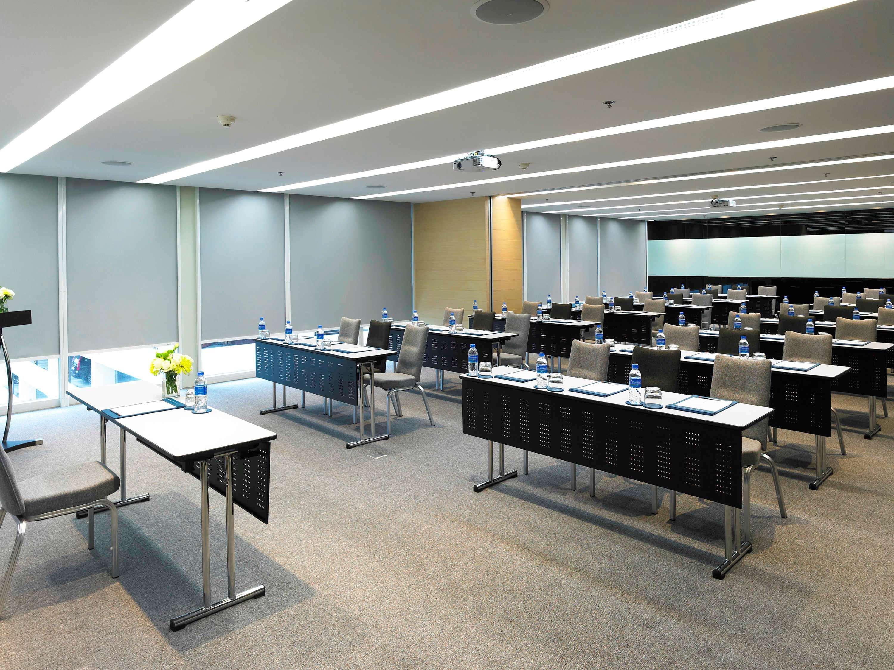 Pullman Bangkok King Power Hotel Екстериор снимка Meeting room