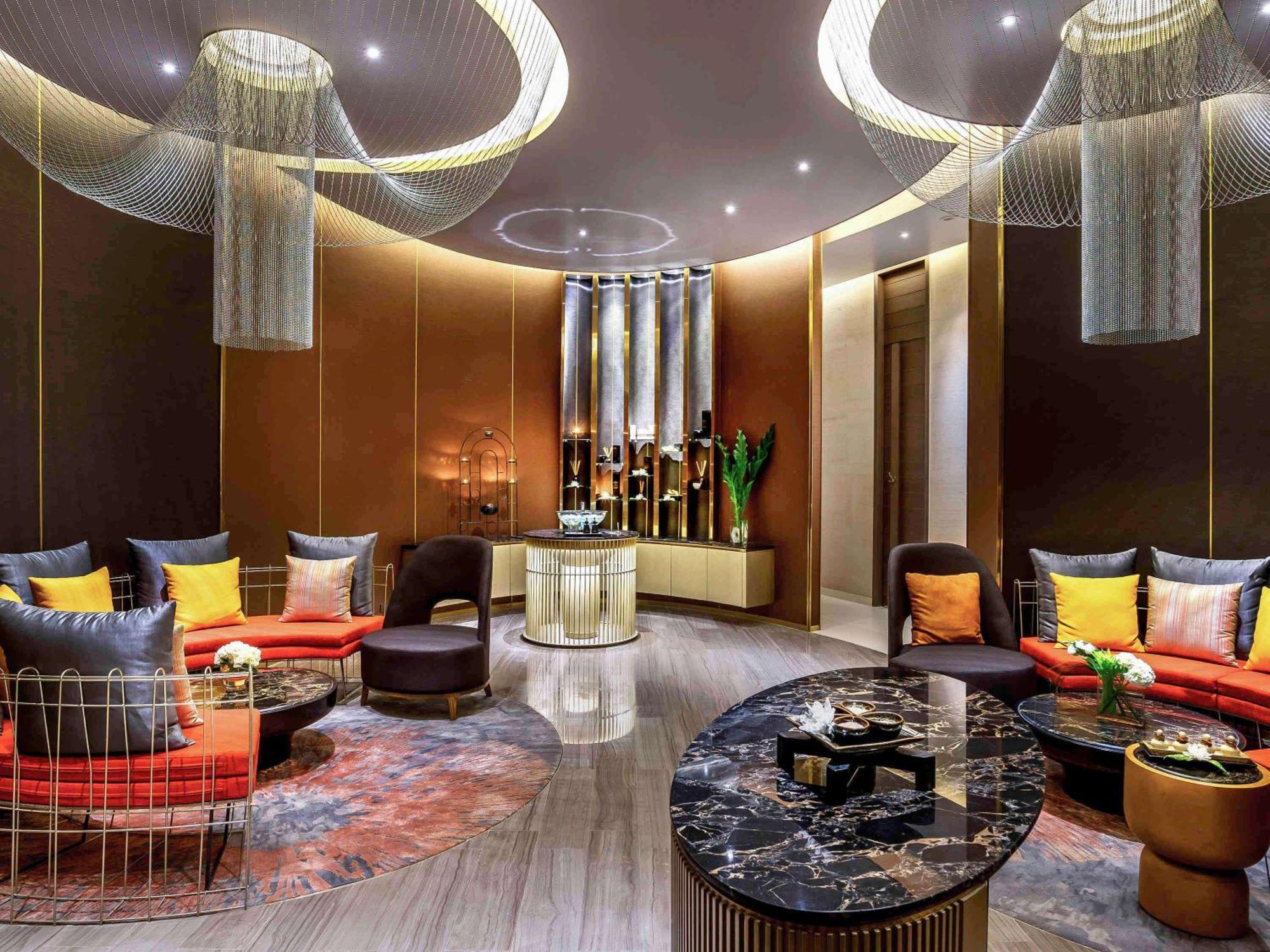 Pullman Bangkok King Power Hotel Екстериор снимка The lobby of the hotel